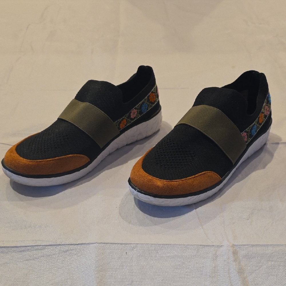 Muk Luks Women's‎ Boardwalk Power Walk Slip-On Sneakers Black Floral 7.5
